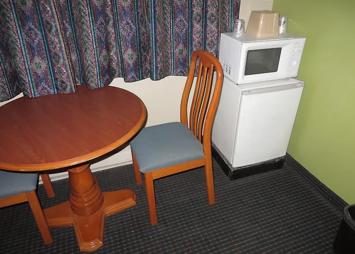 Hillside Motel 2*