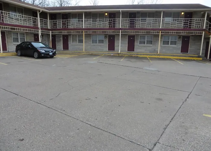 Motel Hillside 2*