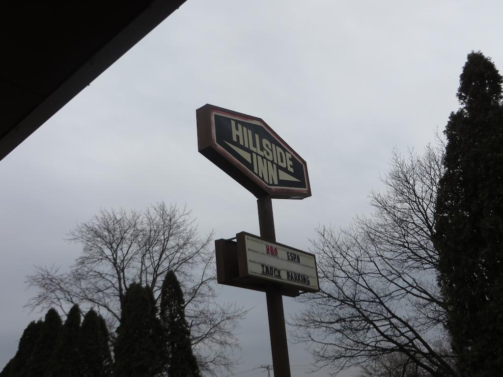 HILLSIDE INN, ROCK ISLAND