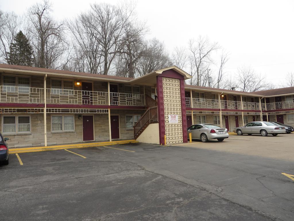 HILLSIDE INN, ROCK ISLAND